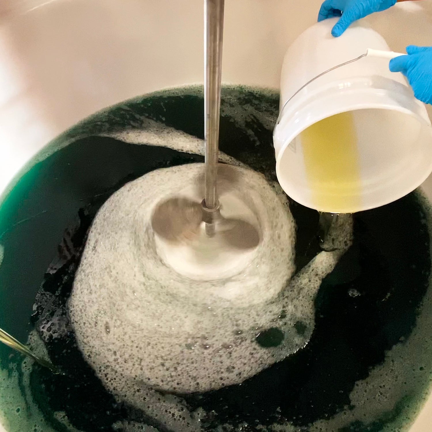CAN I CUSTOMIZE MY CAR CARE SCENTS AND COLOR?